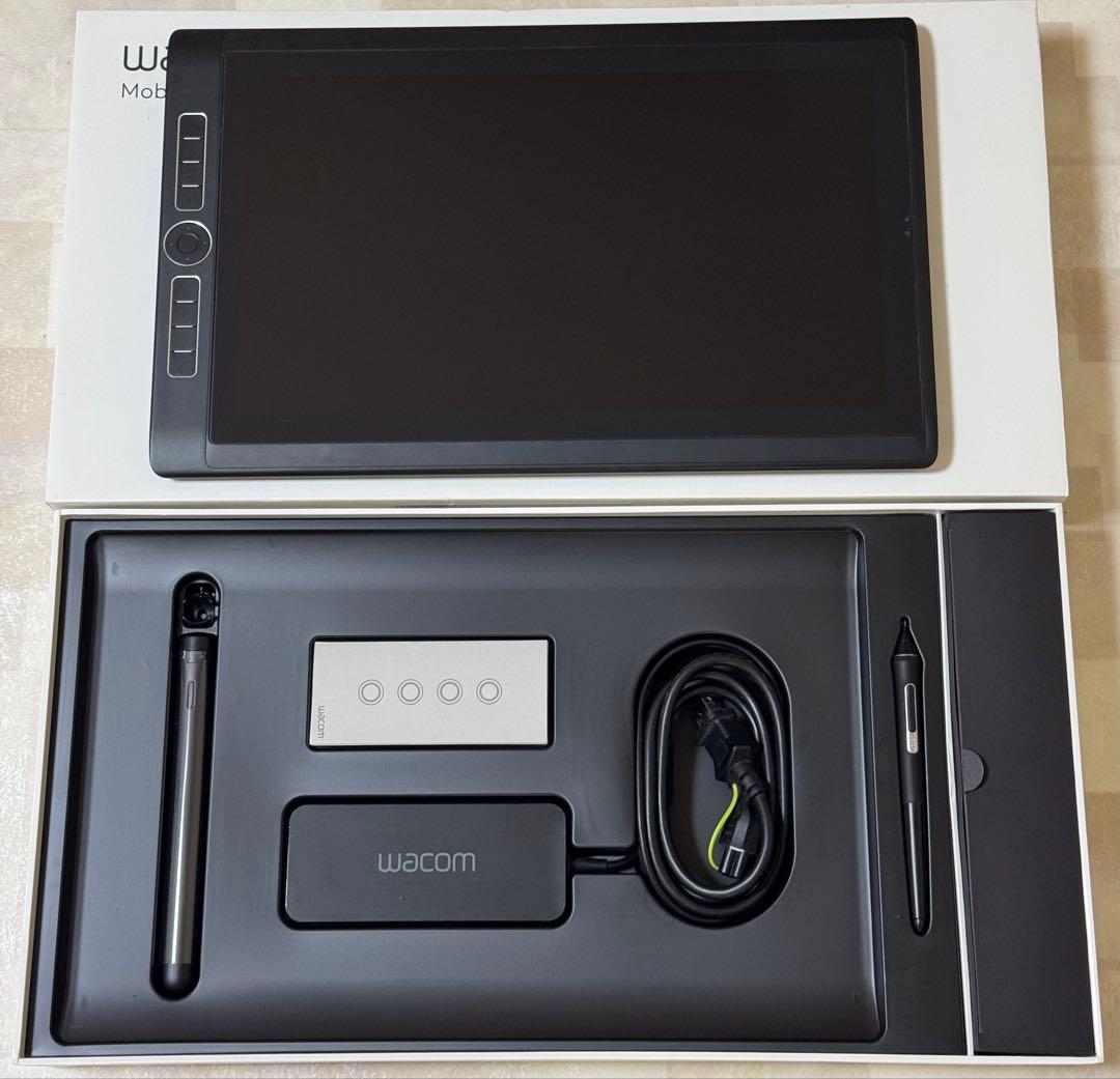 Wacom Mobile Studio Pro 16(純正スタンド付)