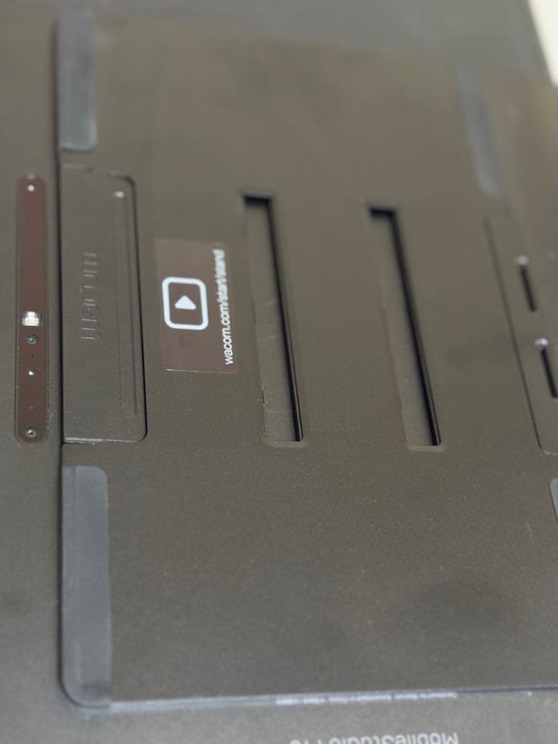 Wacom Mobile Studio Pro 16(純正スタンド付)