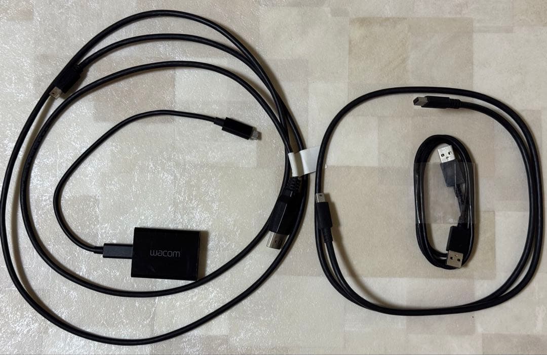 Wacom Mobile Studio Pro 16(純正スタンド付)