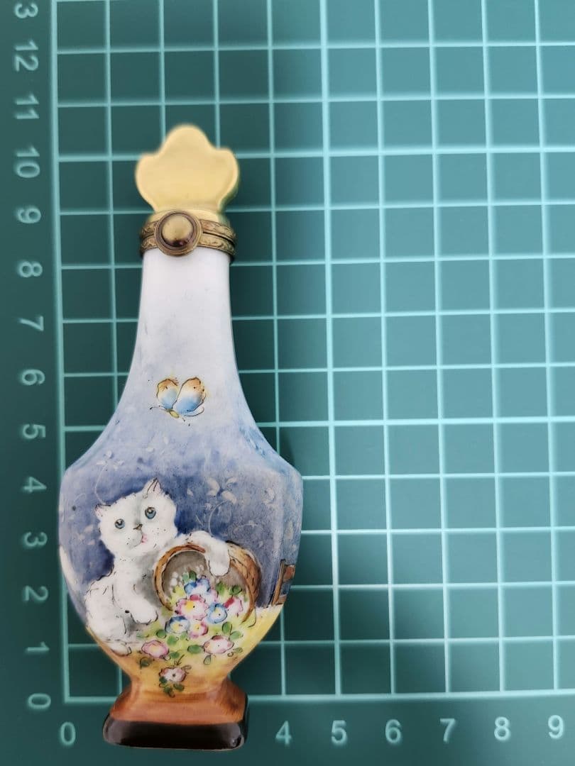 リモージュボックス 可愛い 猫と花のデザイン陶器香水瓶