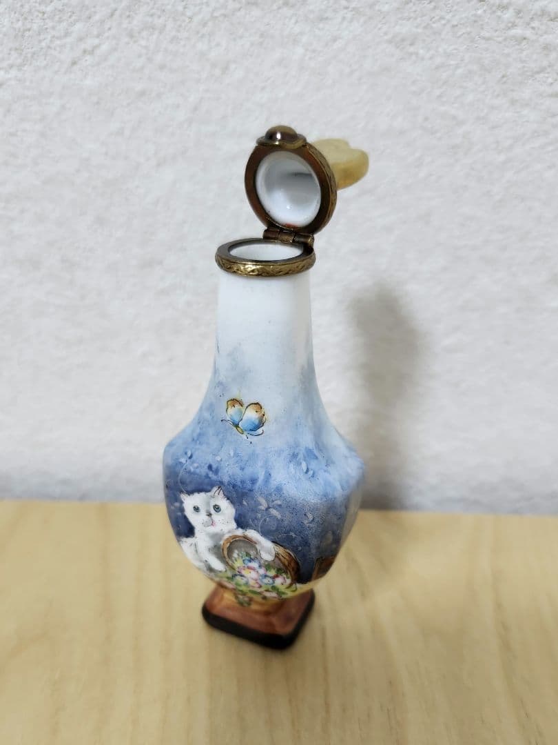 リモージュボックス 可愛い 猫と花のデザイン陶器香水瓶