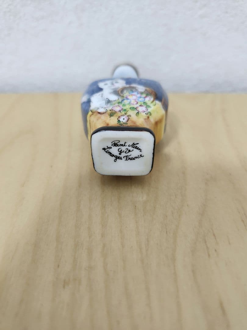 リモージュボックス 可愛い 猫と花のデザイン陶器香水瓶