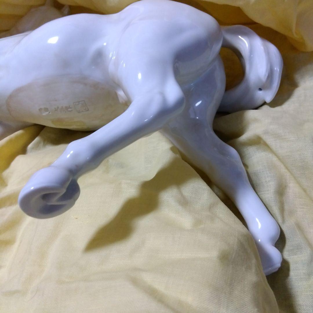 翔る白馬の置物　白磁　鍋島　大五作　桐箱入