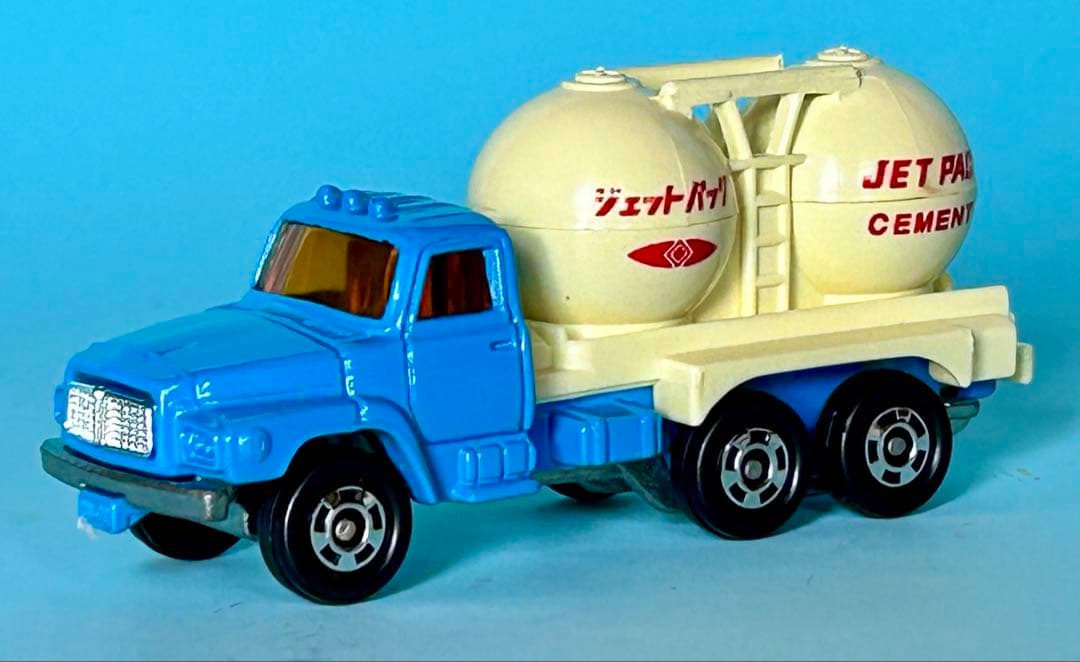 トミカ黒箱 42 ニッサンジーゼル ジェットパック