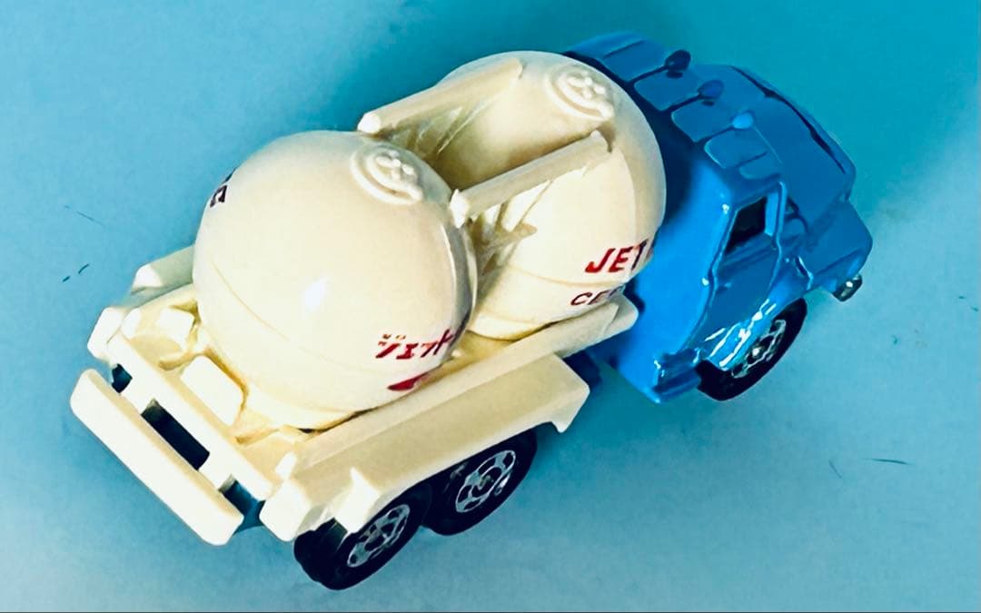 トミカ黒箱 42 ニッサンジーゼル ジェットパック