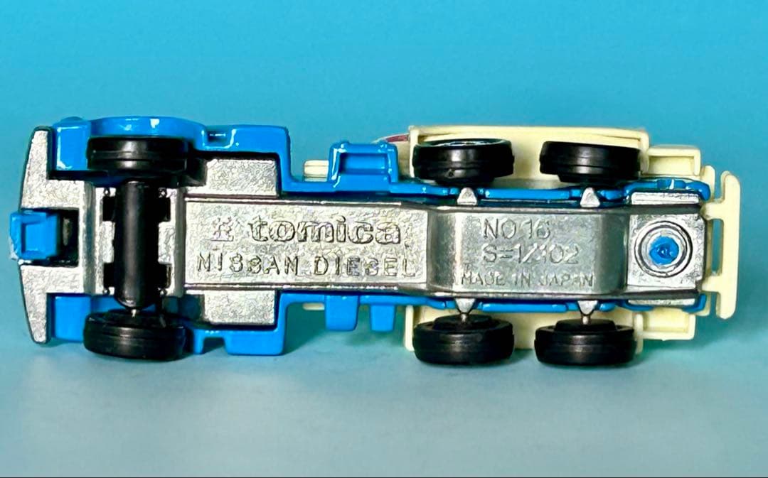 トミカ黒箱 42 ニッサンジーゼル ジェットパック