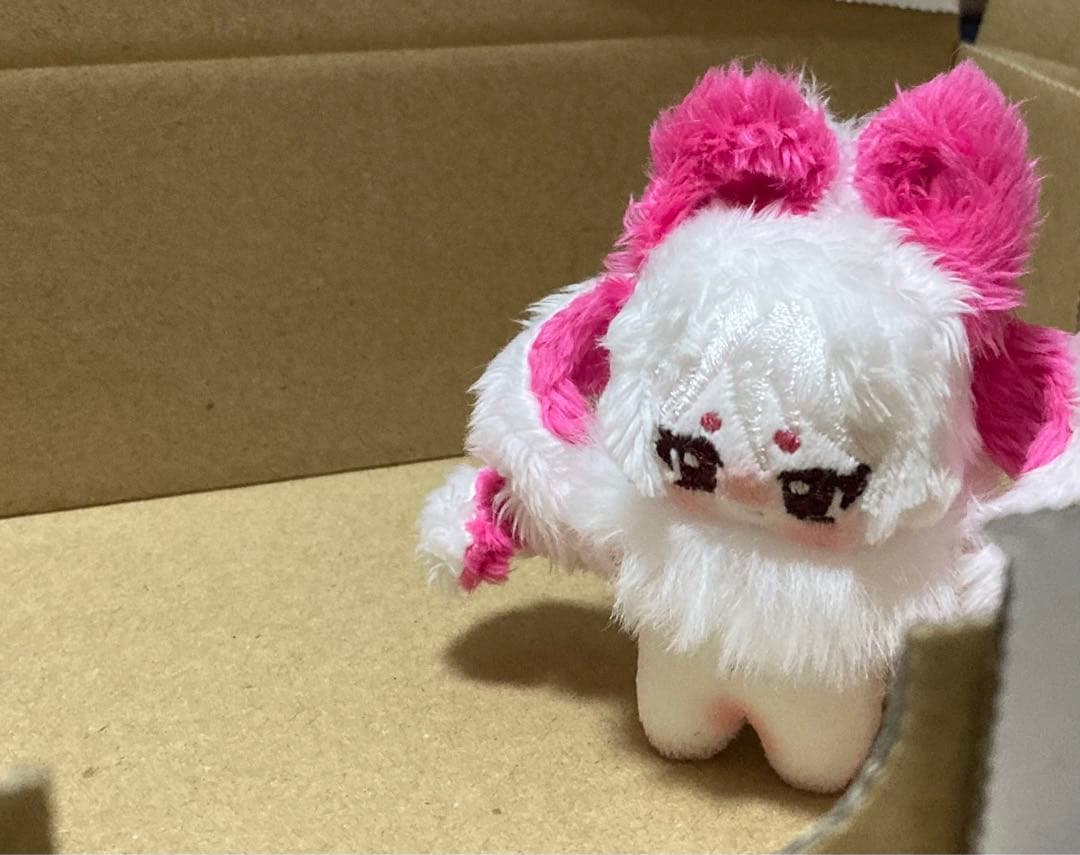 自作ぬいぐるみ・白とピンクの子