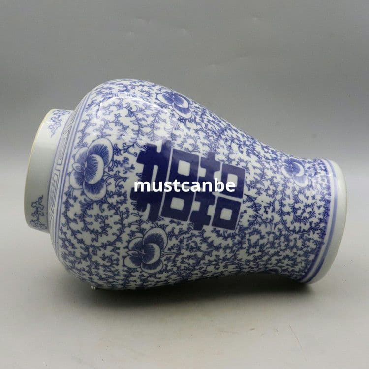 清青花纏枝蓮紋喜字将軍壺 景徳鎮 陶磁器 装飾品 現代工芸品 美術品 置物