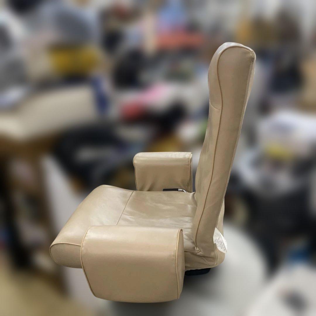 ベージュ アームレスト付き回転座椅子 リクライニング式