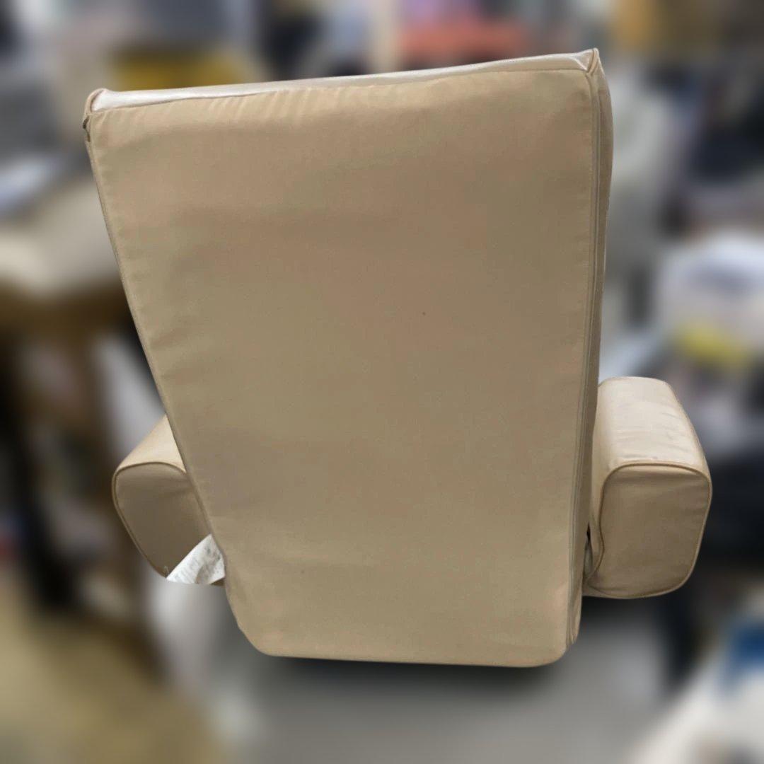 ベージュ アームレスト付き回転座椅子 リクライニング式