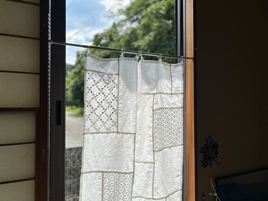 「オフと草花の穴刺繍」麻ポジャギ