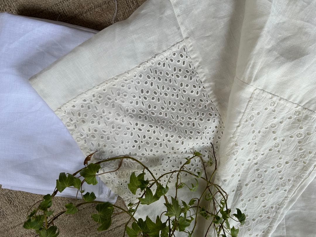 「オフと草花の穴刺繍」麻ポジャギ