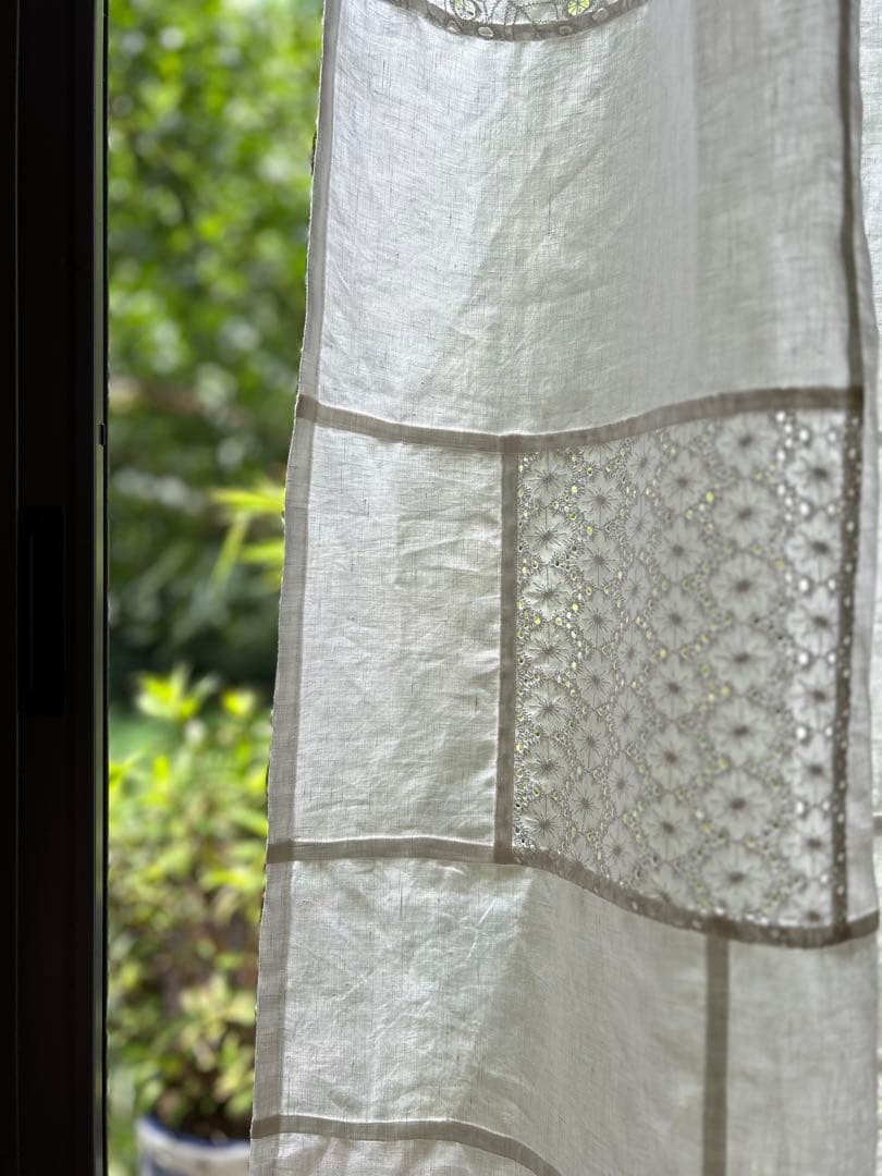 「オフと草花の穴刺繍」麻ポジャギ