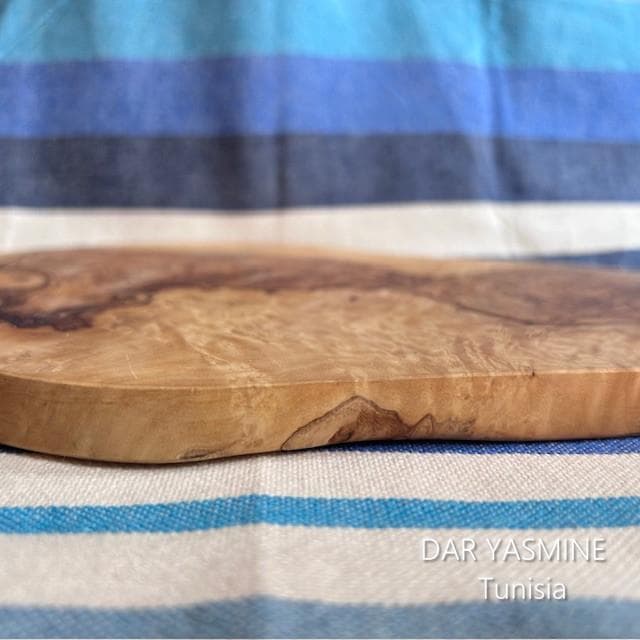 オリーブの木 個性あふれる１点もの　薄型　それぞれの個性　約27.5cm