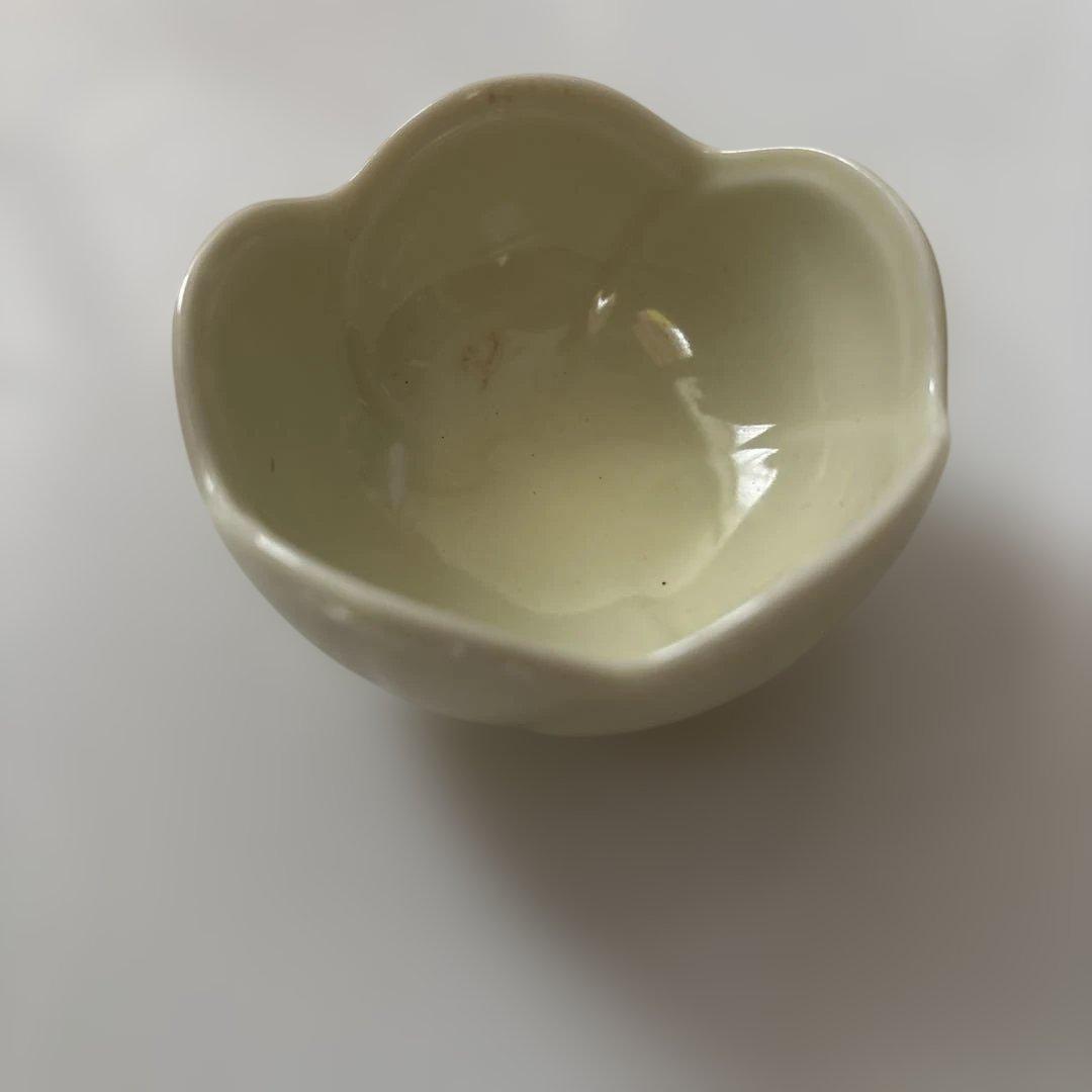 花形クリーム色陶器小鉢２０個