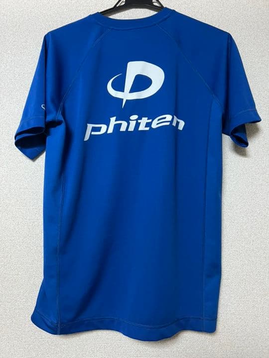 桃田賢斗選手　直筆サインTシャツ