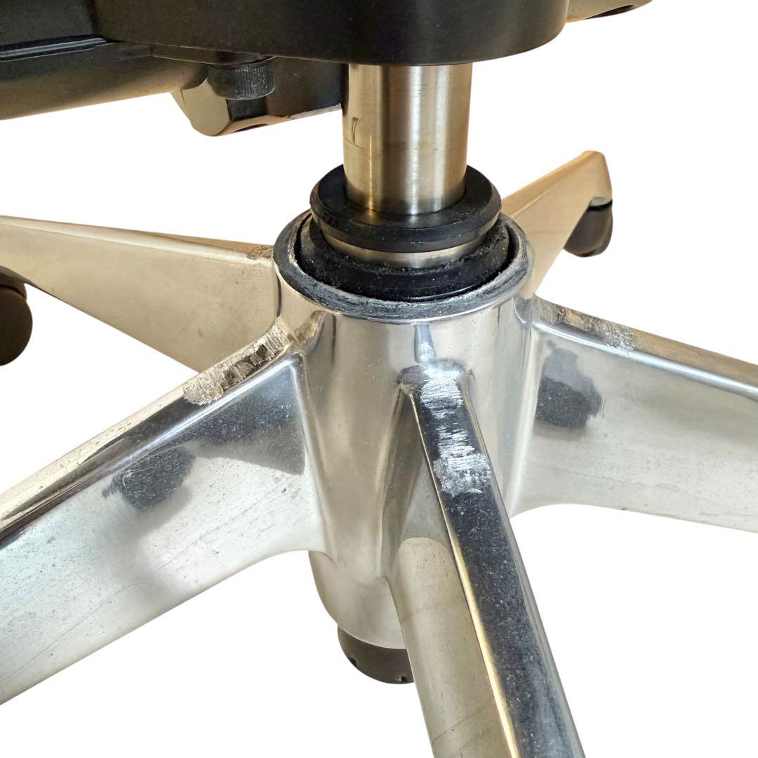 【okamura】オカムラ バロンチェア メッシュ ネイビー 肘付