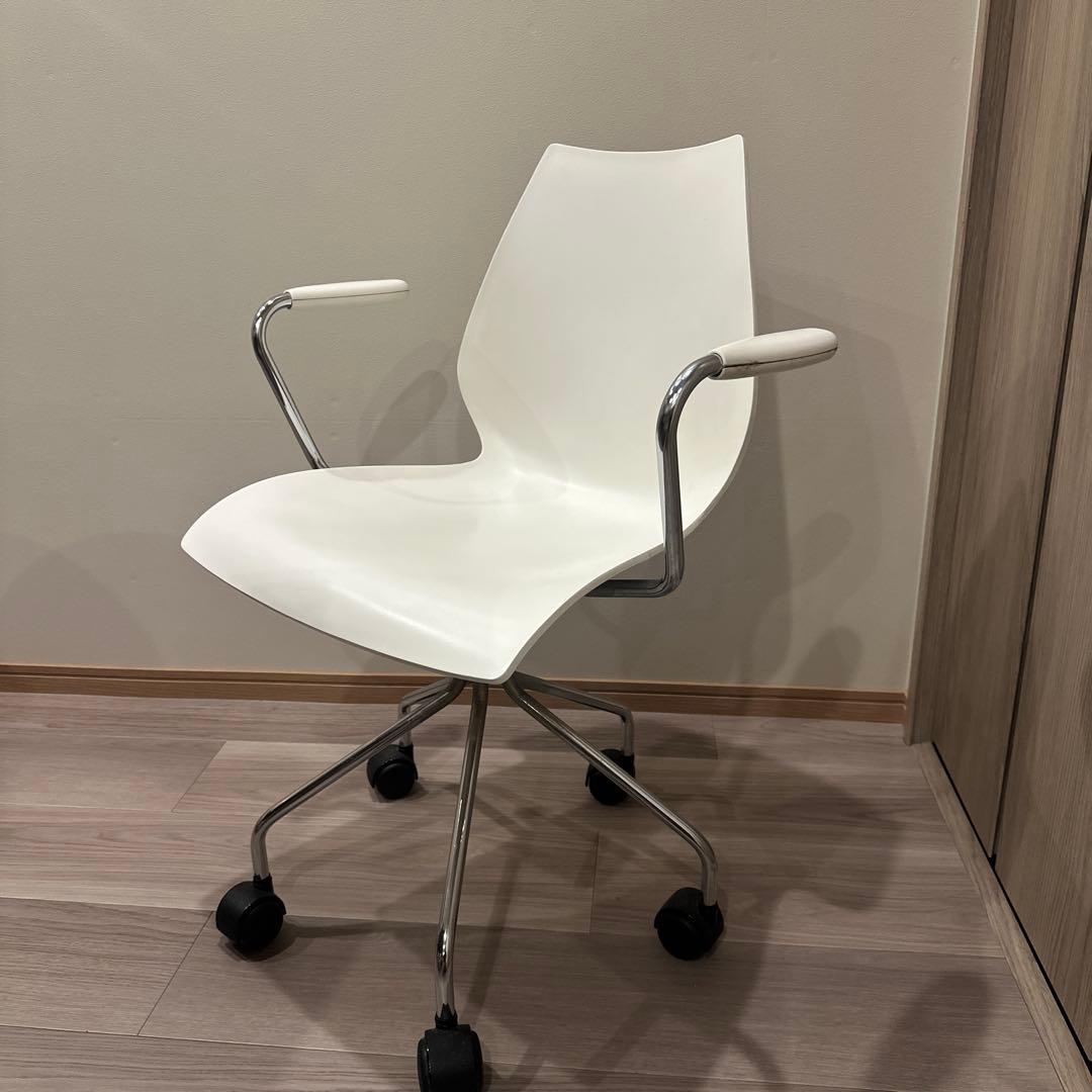 Kartell カルテル マウイチェア アーム キャスター付