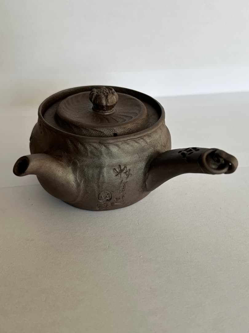 小ぶりな萬古焼の急須