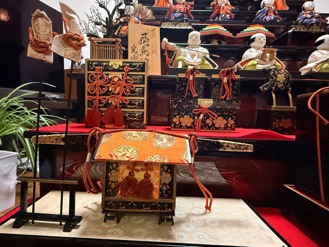 【引き取り希望】原米州ひな人形7段飾り