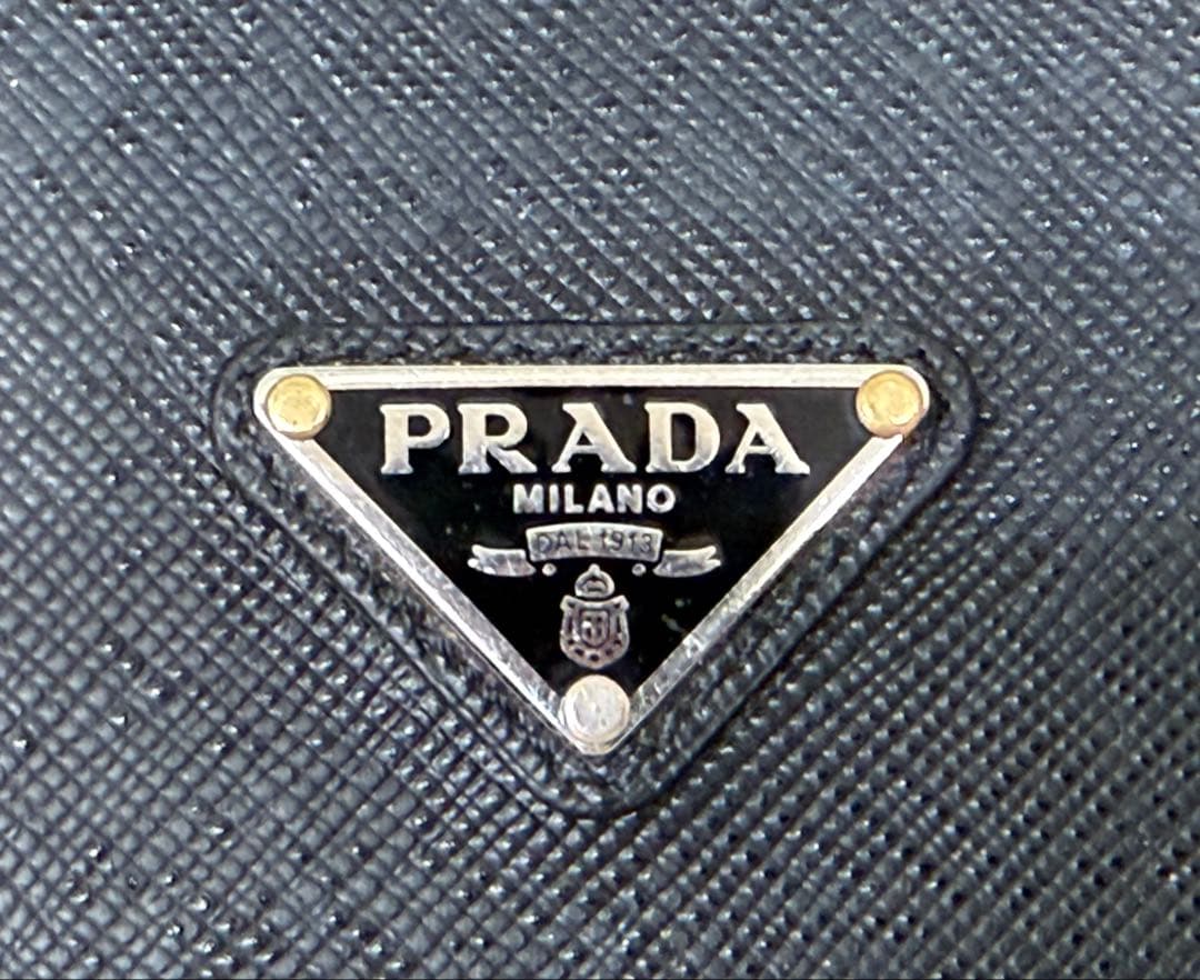 PRADA プラダ　iPhone 12 pro レザーケース　正規品