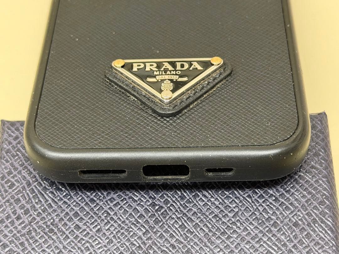 PRADA プラダ　iPhone 12 pro レザーケース　正規品