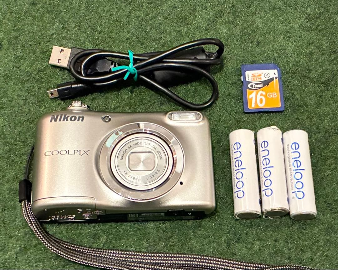 廃盤品ニコン Nikon COOLPIX A10 シルバー 完動品