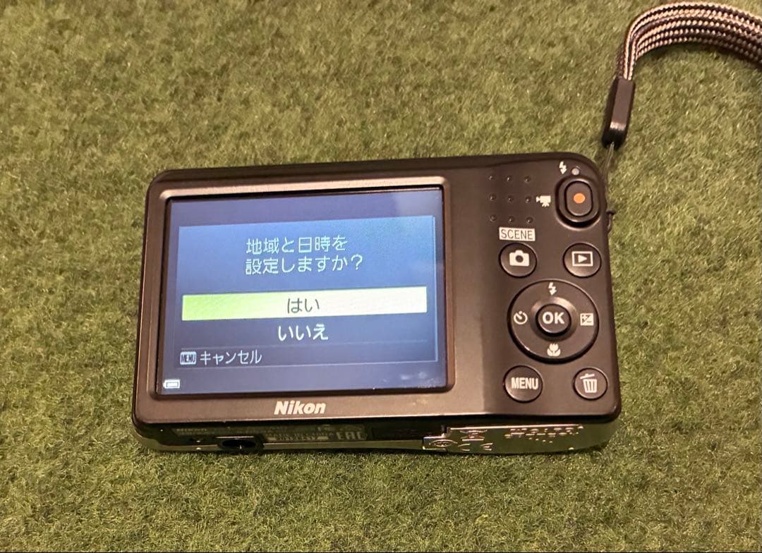 廃盤品ニコン Nikon COOLPIX A10 シルバー 完動品