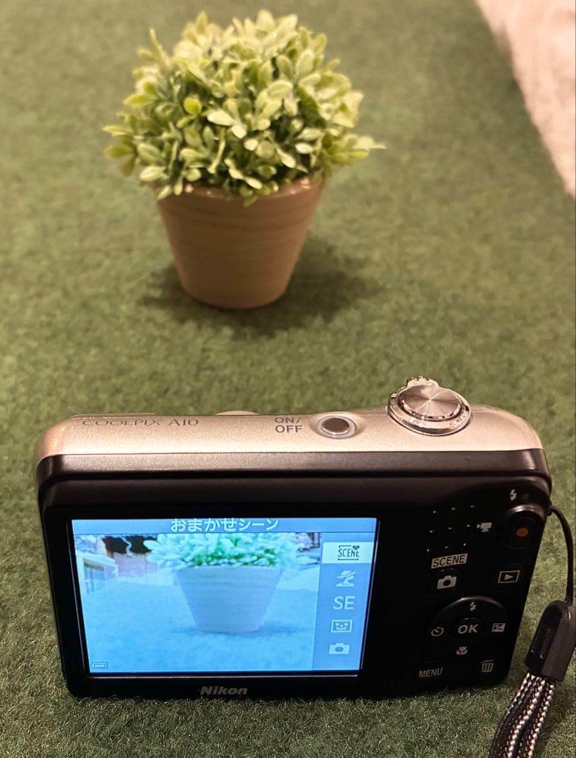 廃盤品ニコン Nikon COOLPIX A10 シルバー 完動品
