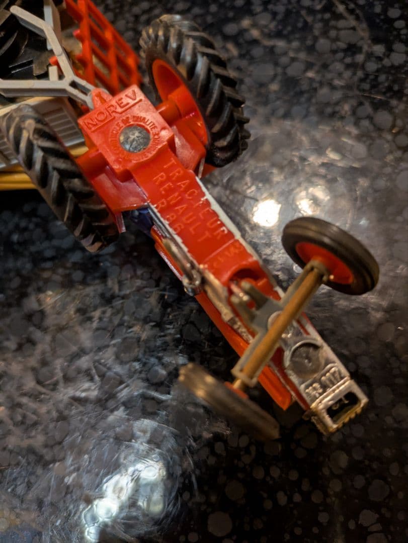 トラクターとトレーラーのミニカー フランス製 レア