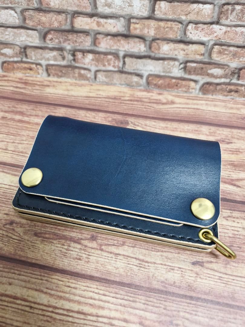 ミドルトラッカーウォレット　レザー　ネイビー