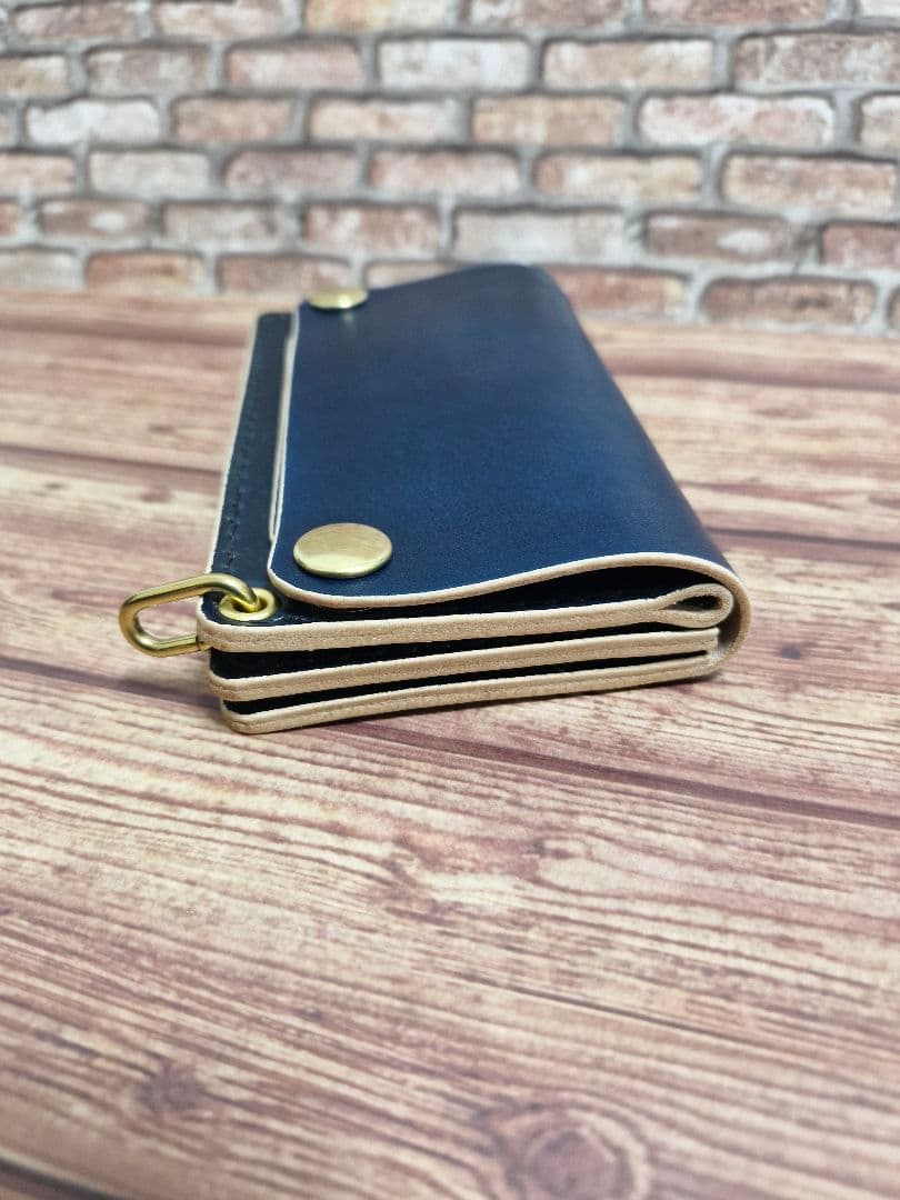 ミドルトラッカーウォレット　レザー　ネイビー