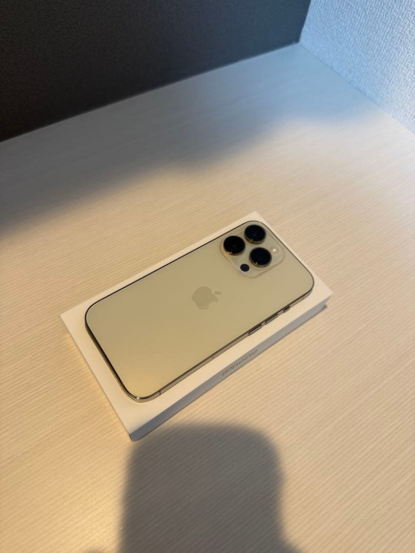 【最終お値引き】iPhone14pro256GB SIMフリー　ゴールド
