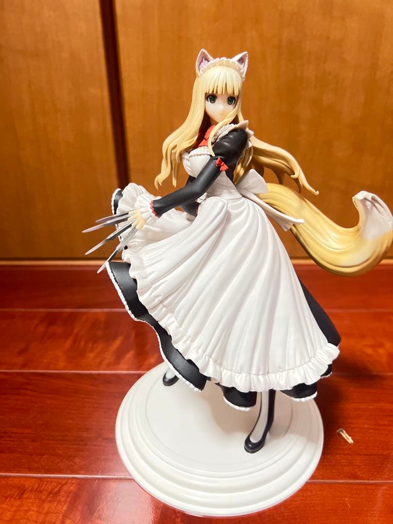 シャイニングハーツ ローナ1/8スケールフィギュア