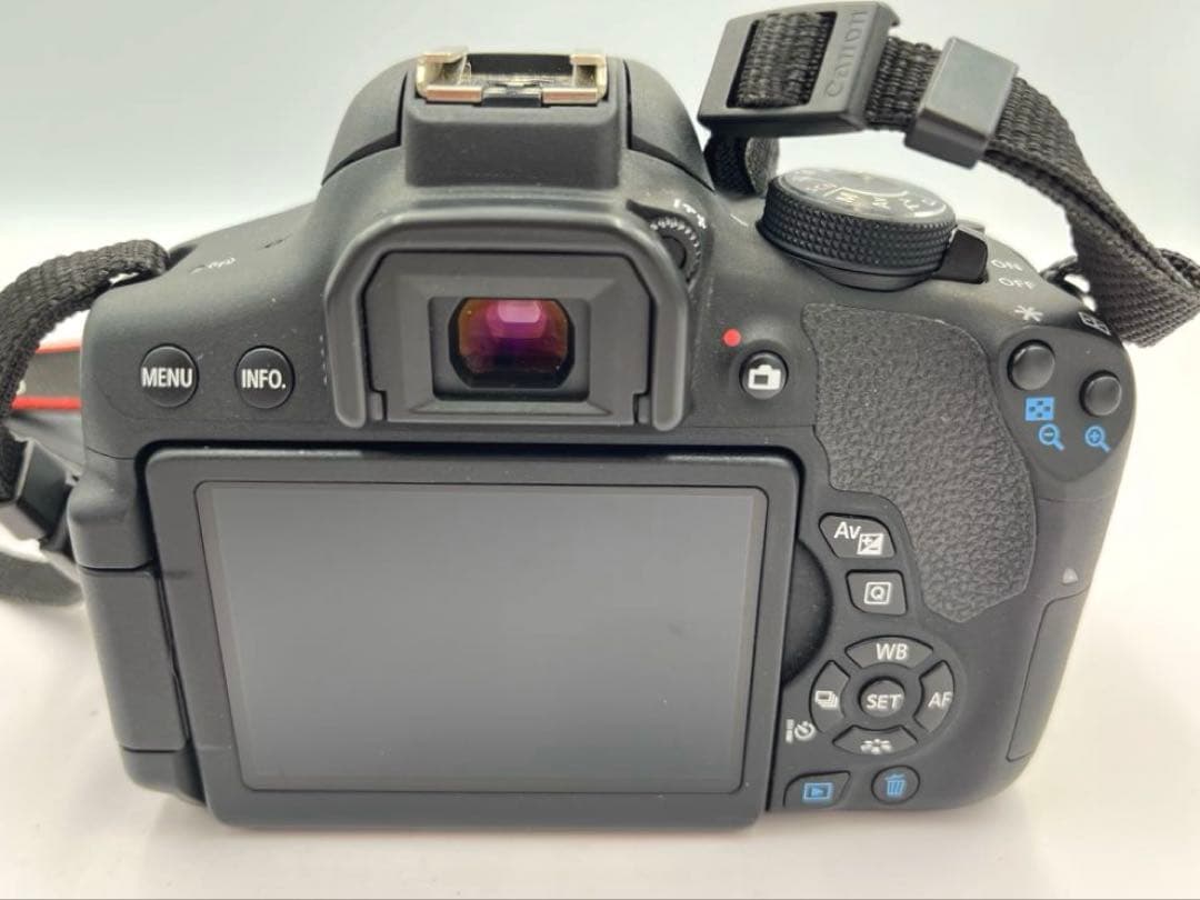【返品保証】Canon EOS kiss x8i ダブルレンズ デジタル一眼レフ