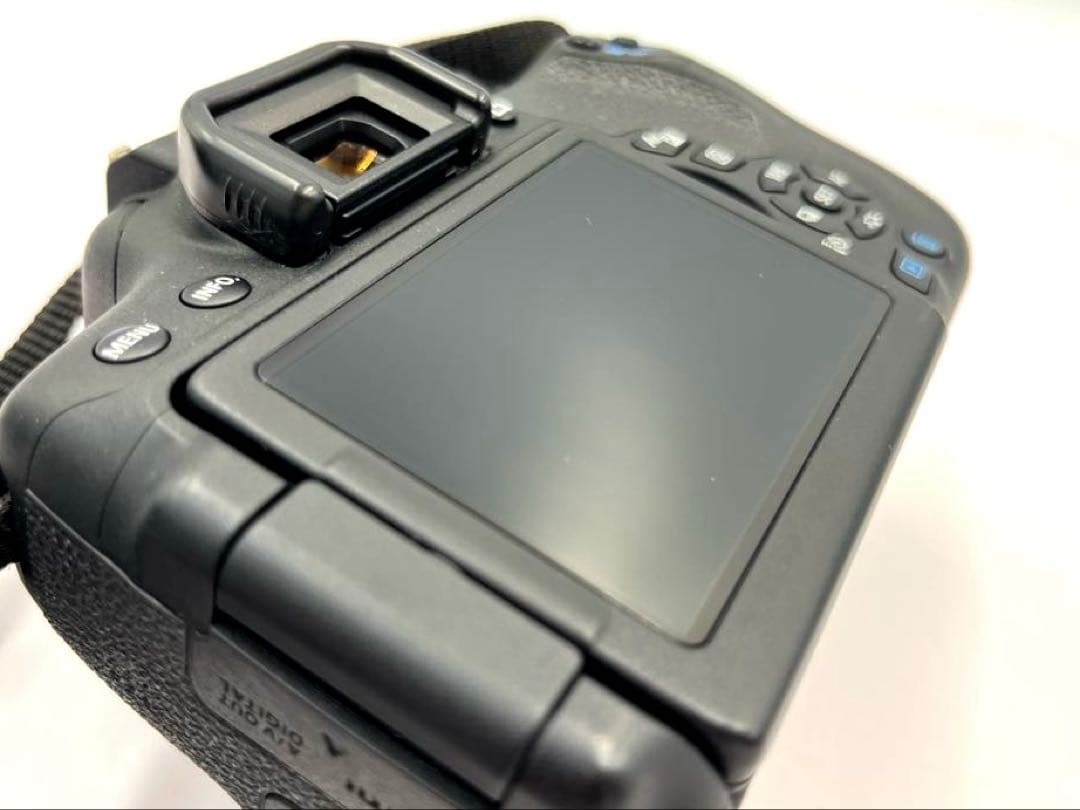 【返品保証】Canon EOS kiss x8i ダブルレンズ デジタル一眼レフ