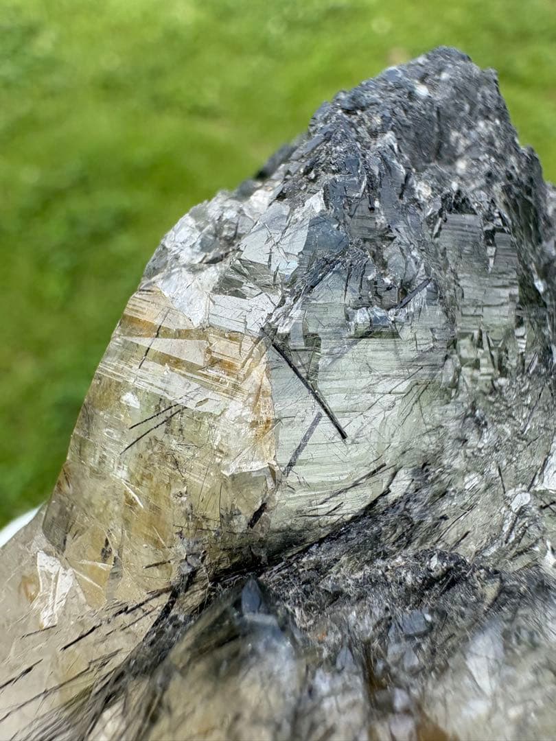 【匿名発送】シガール渓谷産　トルマリンインクォーツ 蝕像