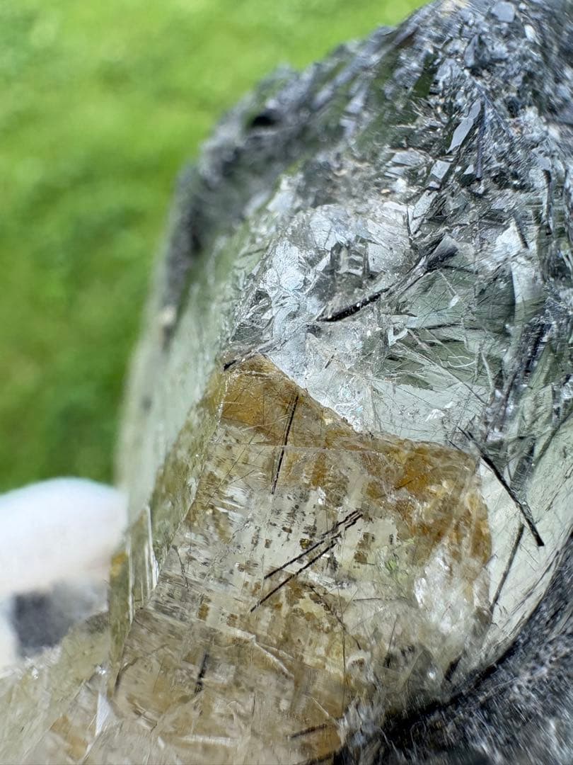 【匿名発送】シガール渓谷産　トルマリンインクォーツ 蝕像