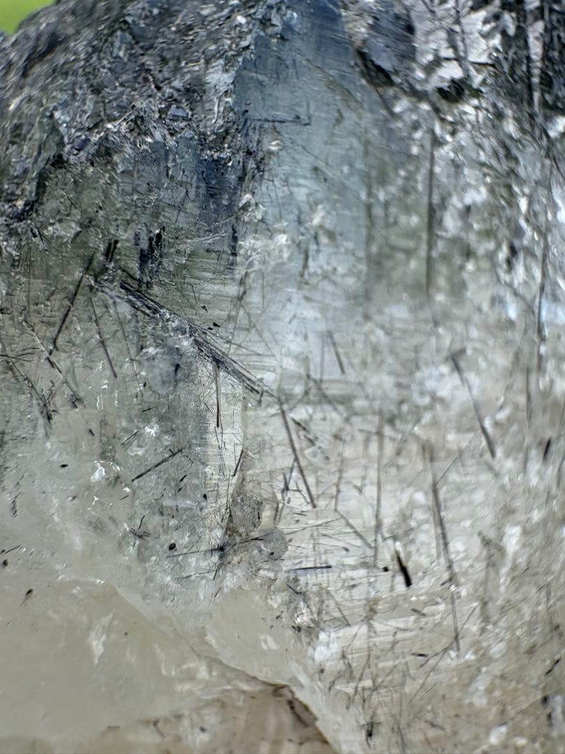 【匿名発送】シガール渓谷産　トルマリンインクォーツ 蝕像