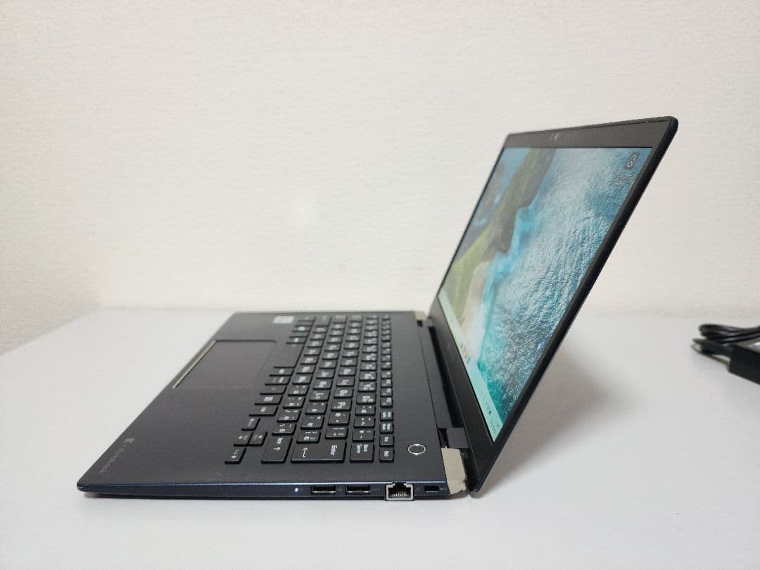 超軽量859g dynabook 第10世代i5 8GB 256GB ノートPC