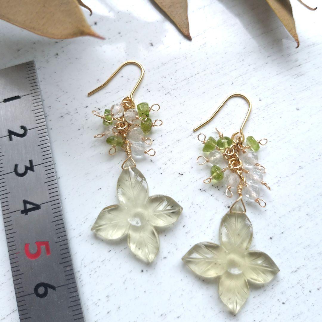 希少レモンクォーツのフラワーカービングとホワイトトパーズ ペリドットのピアス