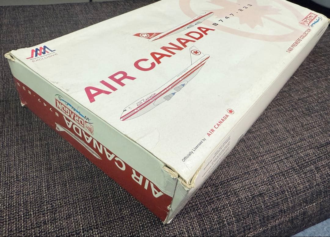 AIR  B747-233 2機　Dragon Wings