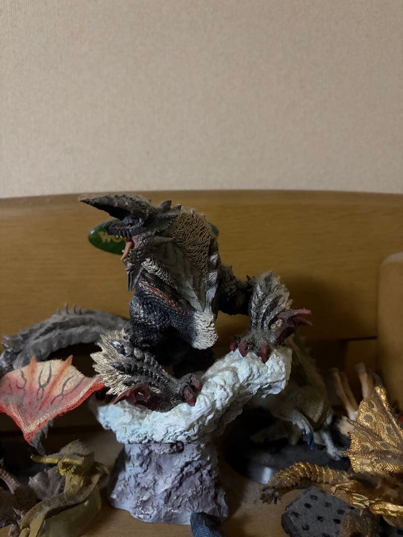 【箱なし/国内正規品】　ジンオウガ亜種　クリエイターズモデル　獄狼竜