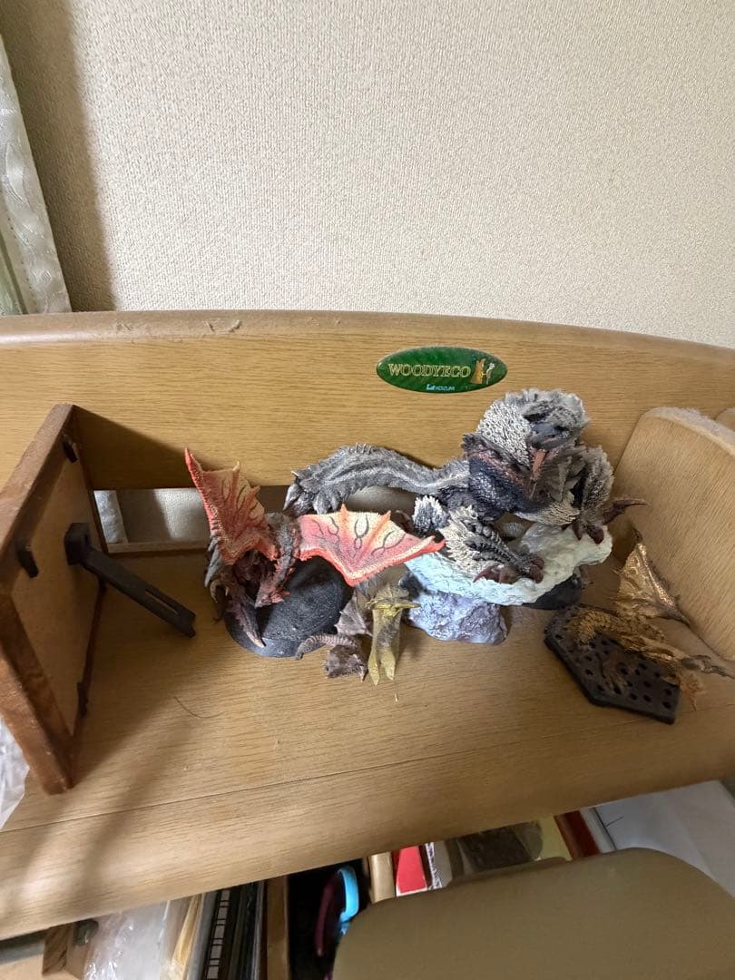 【箱なし/国内正規品】　ジンオウガ亜種　クリエイターズモデル　獄狼竜