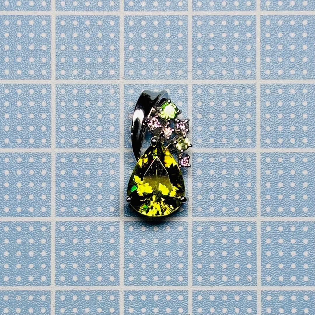 Hana スフェーン 2.92ct ペンダント トップ ダイヤ K18WG