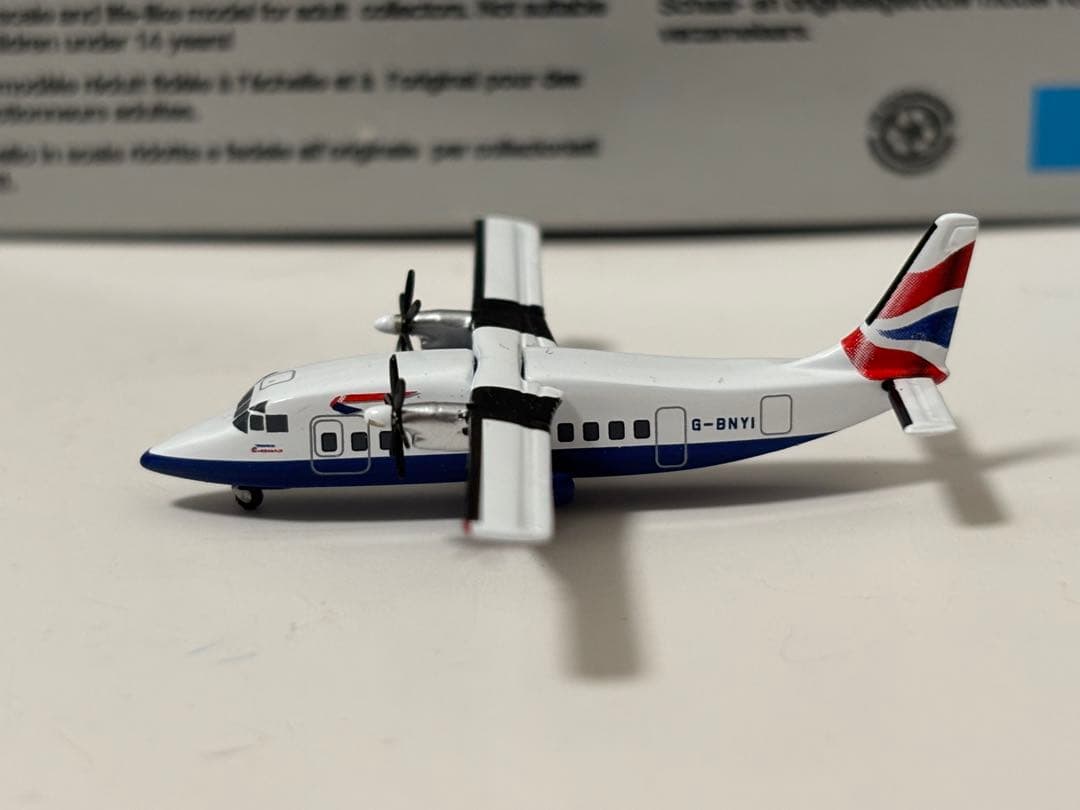 ブリティッシュ Shorts 360-300 herpa 1/500
