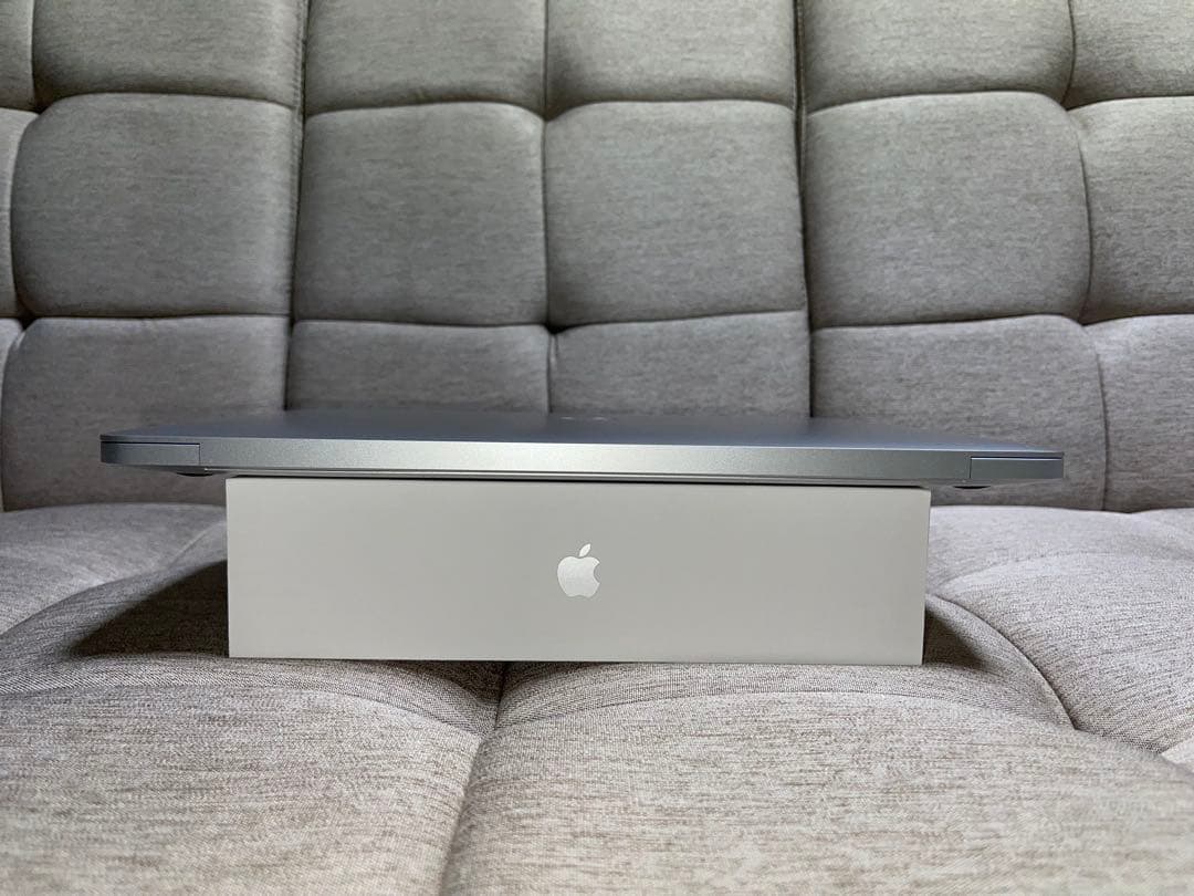 【美品】Apple MacBook Air M1 シルバー　13インチ