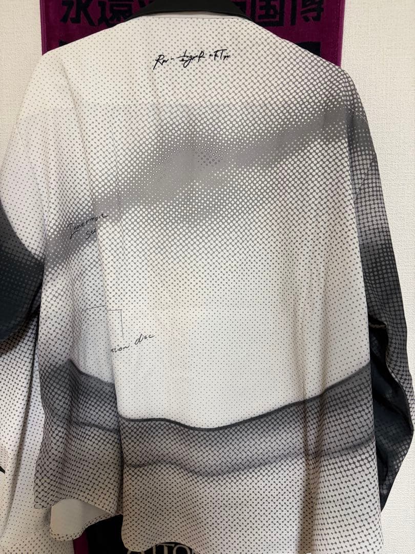 ずとまよ　Black Hole Shirt (White) M