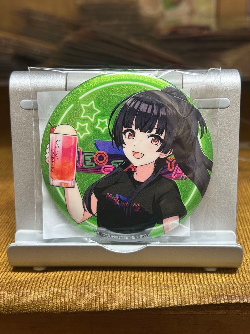 シャニマス アクリルスタンド&缶バッジ 黛冬優子 ネオストレイ屋ver.