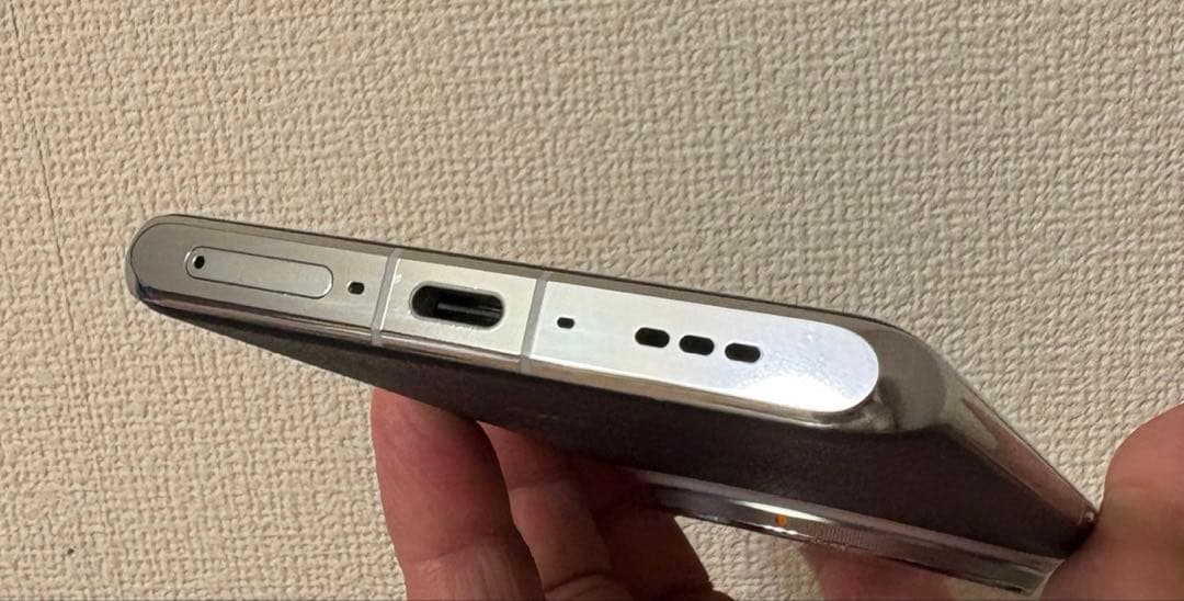 A*K様 OPPO Find X7 ultra 中古 付属品完備 美品 ブルー